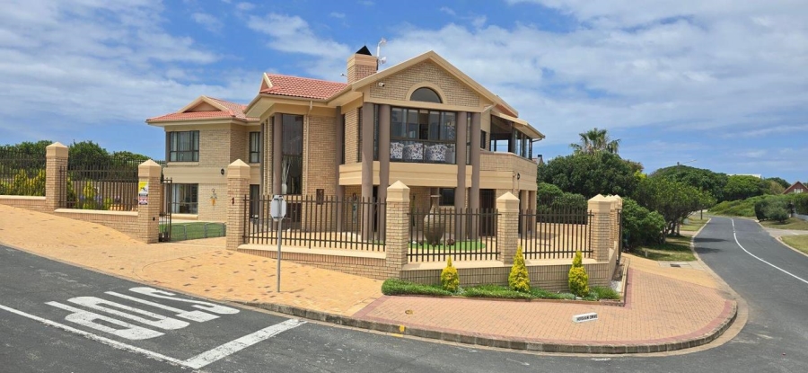 7 Bedroom Property for Sale in Hersham Western Cape